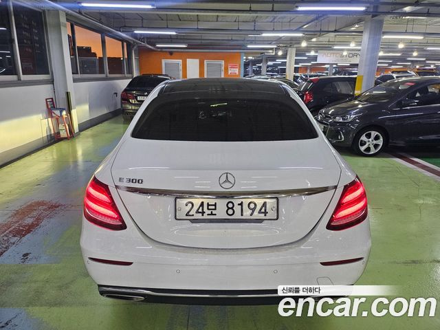 Mercedes-Benz E-Class 2019 — photo 4