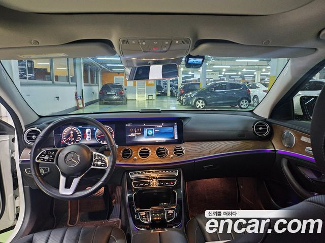 Mercedes-Benz E-Class 2019 — photo 7