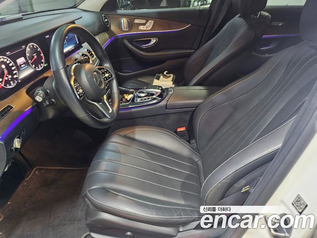 Mercedes-Benz E-Class 2019 — photo 10