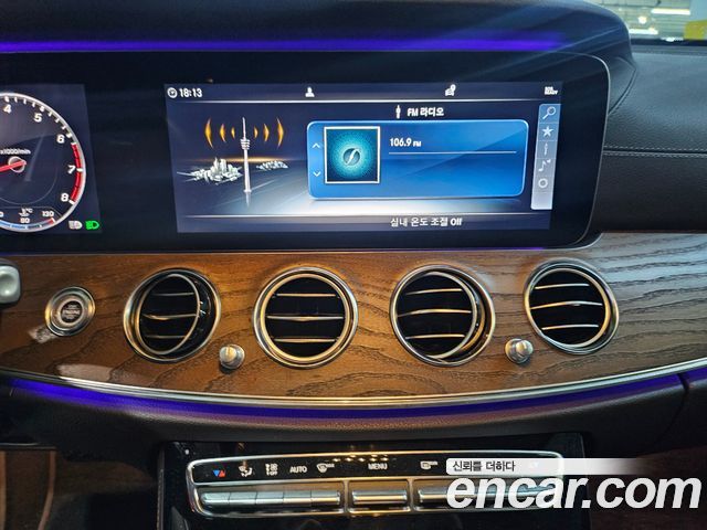 Mercedes-Benz E-Class 2019 — photo 13