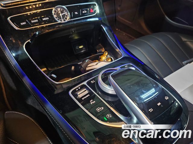 Mercedes-Benz E-Class 2019 — photo 15