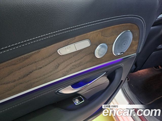 Mercedes-Benz E-Class 2019 — photo 16