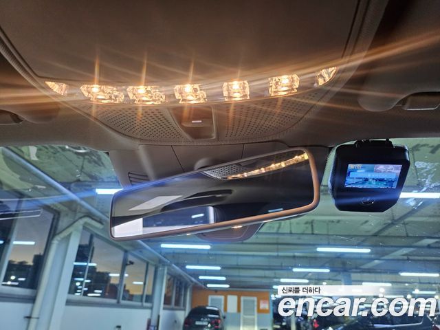 Mercedes-Benz E-Class 2019 — photo 17