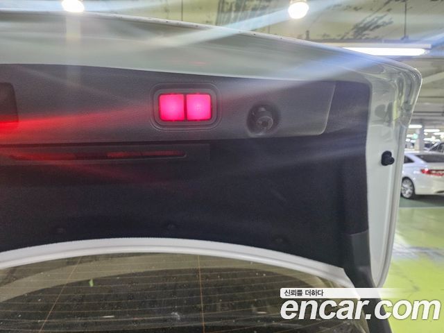 Mercedes-Benz E-Class 2019 — photo 20