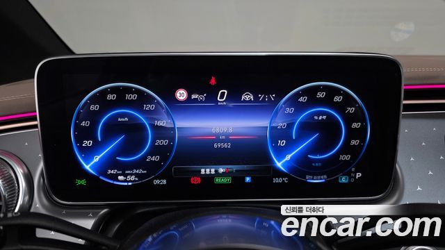 Mercedes-Benz EQE 2023 — photo 11
