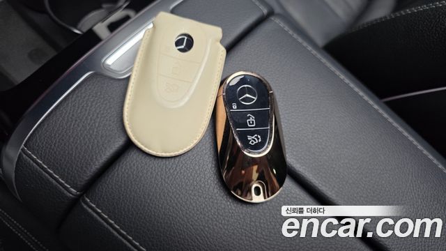 Mercedes-Benz EQE 2023 — photo 22
