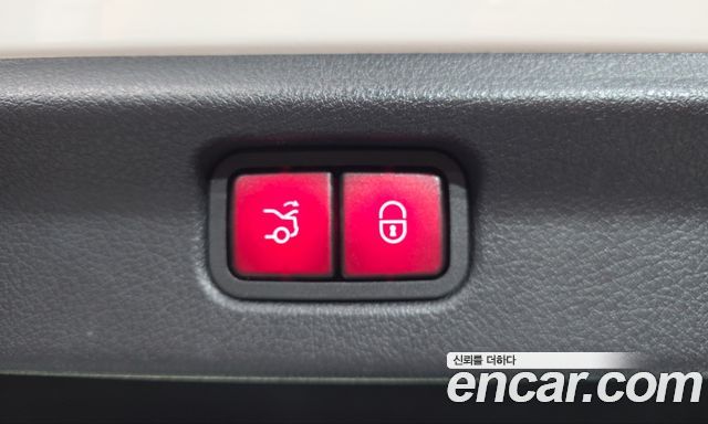 Mercedes-Benz EQE 2023 — photo 24