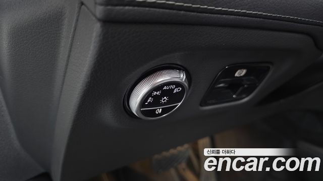 Mercedes-Benz EQE 2023 — photo 26
