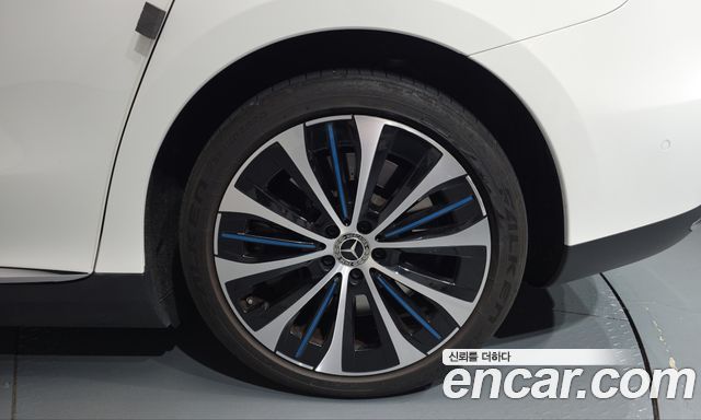 Mercedes-Benz EQE 2023 — photo 7