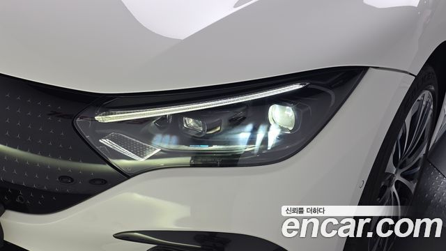 Mercedes-Benz EQE 2023 — photo 8