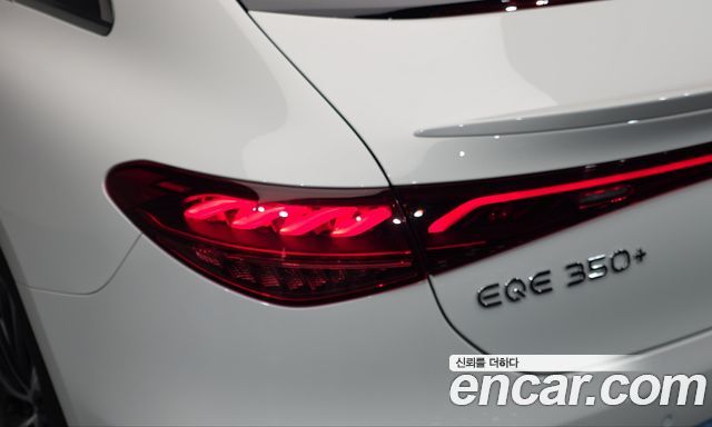Mercedes-Benz EQE 2023 — photo 9