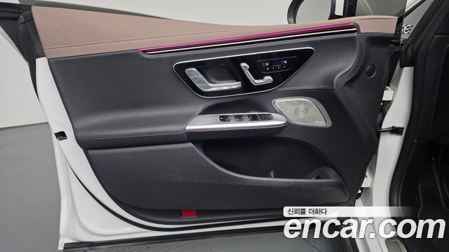 Mercedes-Benz EQE 2023 — photo 14
