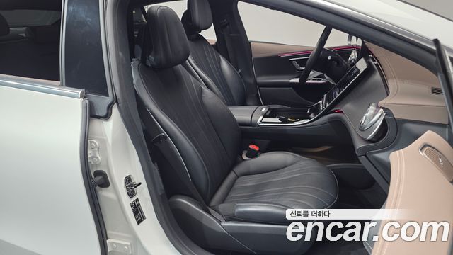 Mercedes-Benz EQE 2023 — photo 16