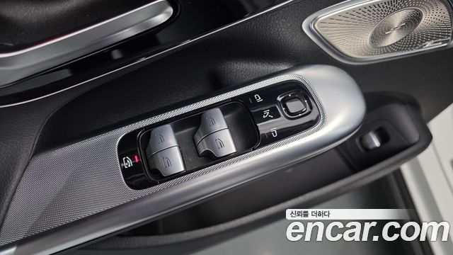 Mercedes-Benz EQE 2023 — photo 27