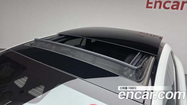 Mercedes-Benz EQE 2023 — photo 34
