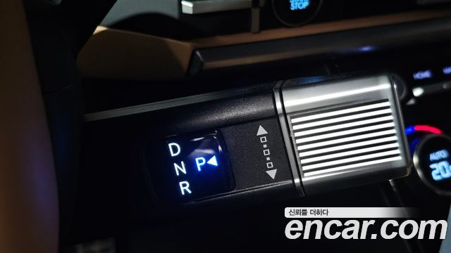 Hyundai Santafe 2025 — photo 12