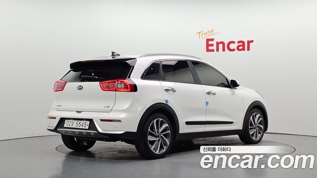 Kia Niro 2018 — photo 2