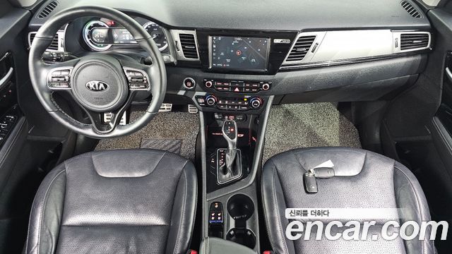 Kia Niro 2018 — photo 10