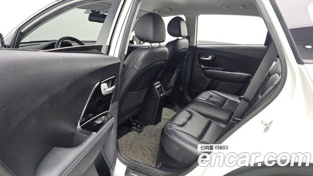 Kia Niro 2018 — photo 18
