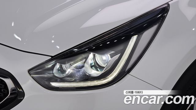 Kia Niro 2018 — photo 8