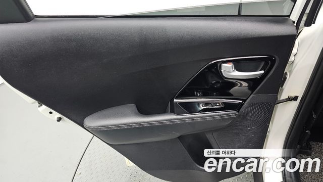 Kia Niro 2018 — photo 15