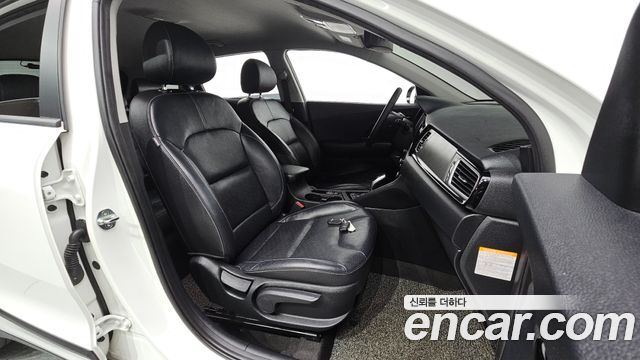 Kia Niro 2018 — photo 16