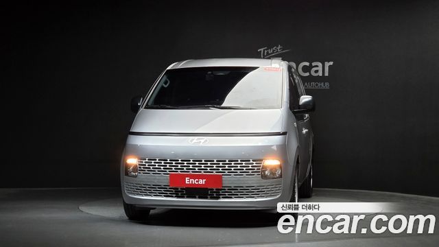 Hyundai Staria 2025 — photo 3