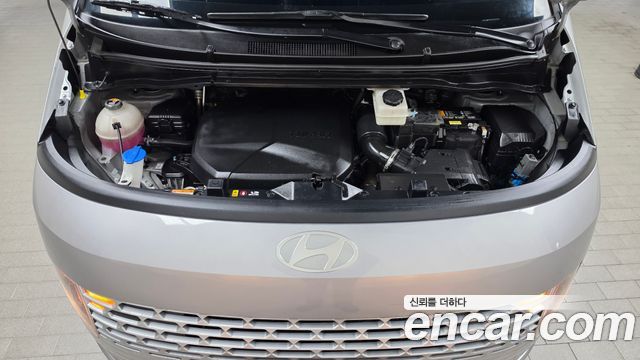 Hyundai Staria 2025 — photo 6