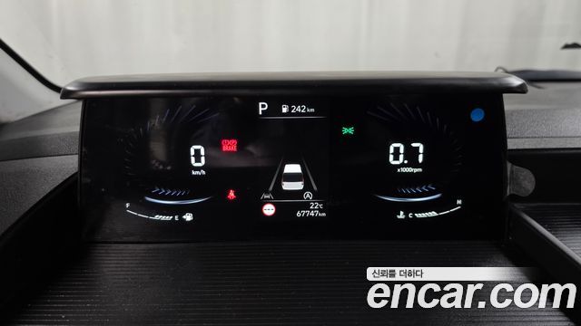 Hyundai Staria 2025 — photo 11