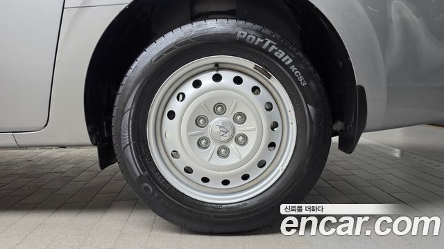 Hyundai Staria 2025 — photo 7