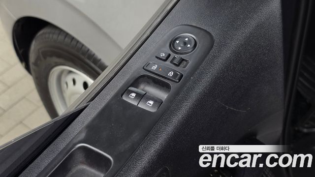 Hyundai Staria 2025 — photo 27