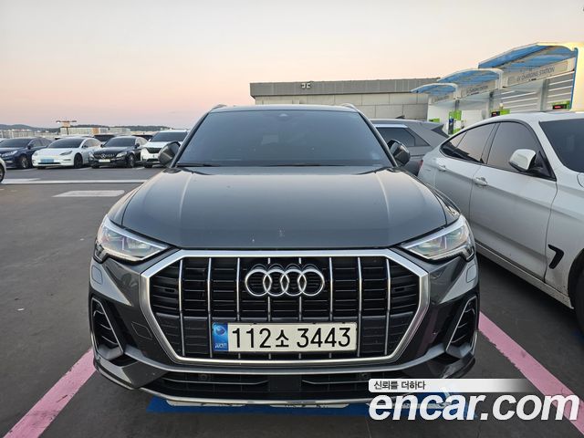 Audi Q3 2022 — photo 1