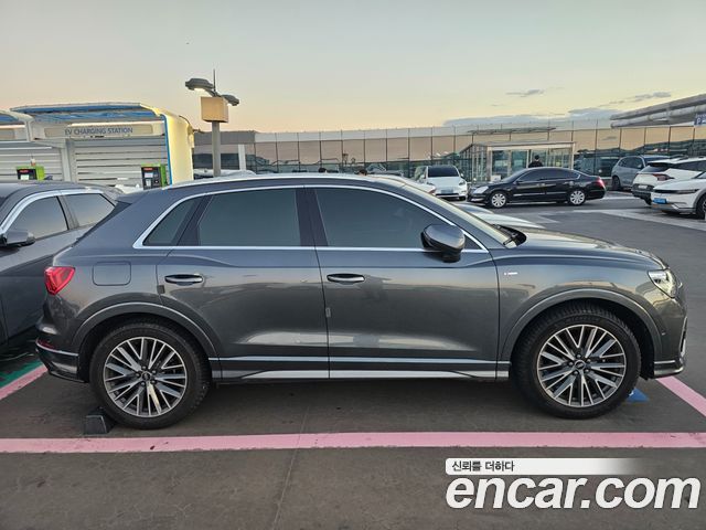 Audi Q3 2022 — photo 3