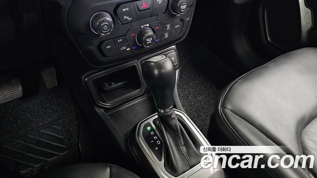 Jeep Renegade 2019 — photo 9