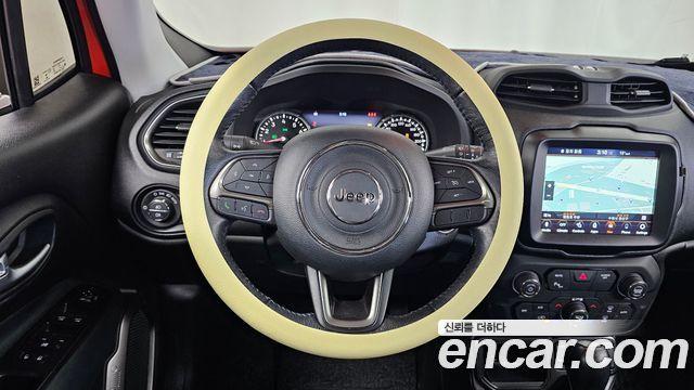 Jeep Renegade 2019 — photo 13