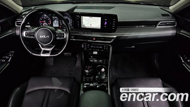 Kia K5 2023 — photo 10