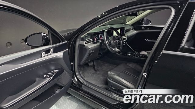 Kia K5 2023 — photo 13