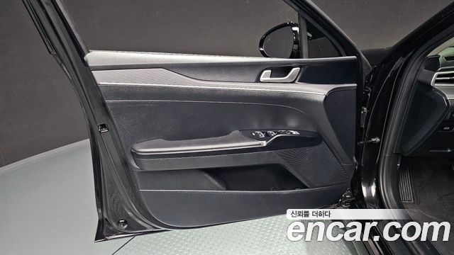 Kia K5 2023 — photo 14