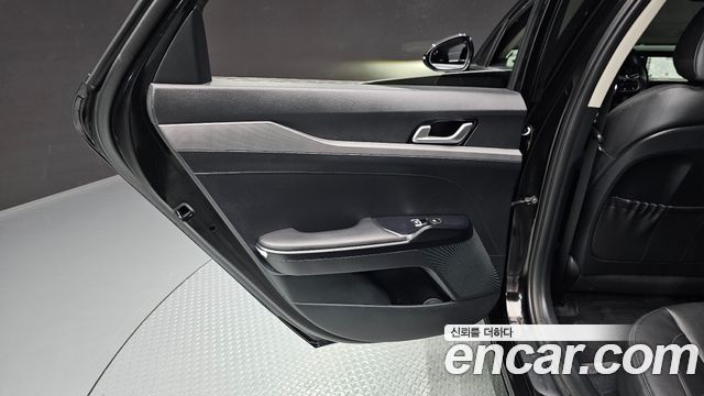 Kia K5 2023 — photo 15