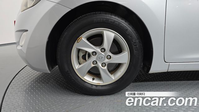 Hyundai AVANTE 2013 — photo 5