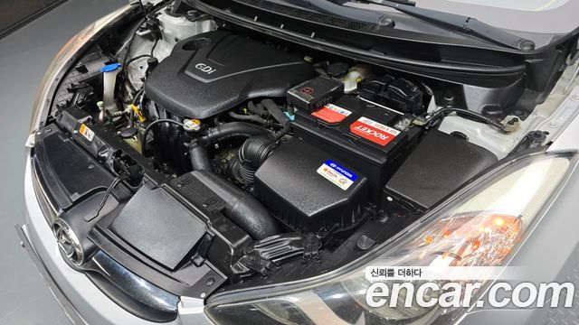 Hyundai AVANTE 2013 — photo 6