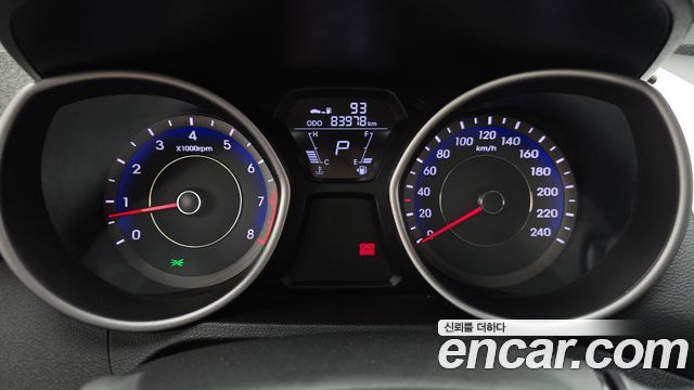 Hyundai AVANTE 2013 — photo 11