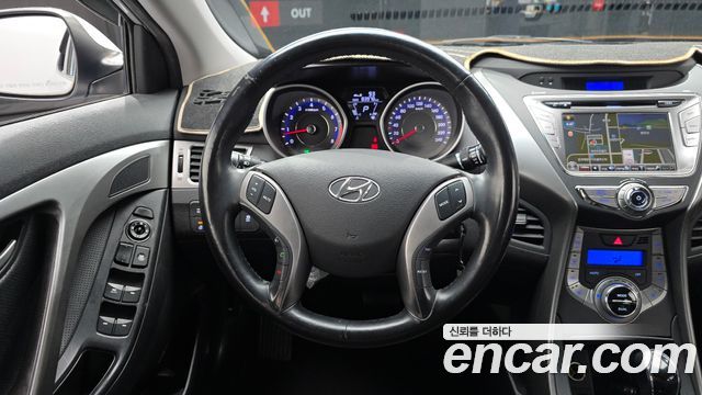 Hyundai AVANTE 2013 — photo 19