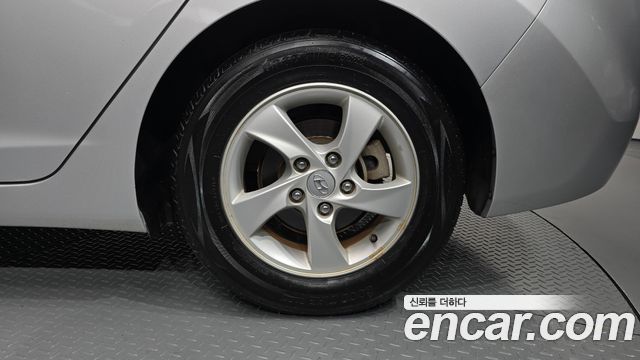 Hyundai AVANTE 2013 — photo 7