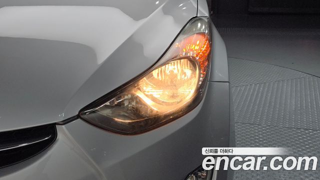 Hyundai AVANTE 2013 — photo 8