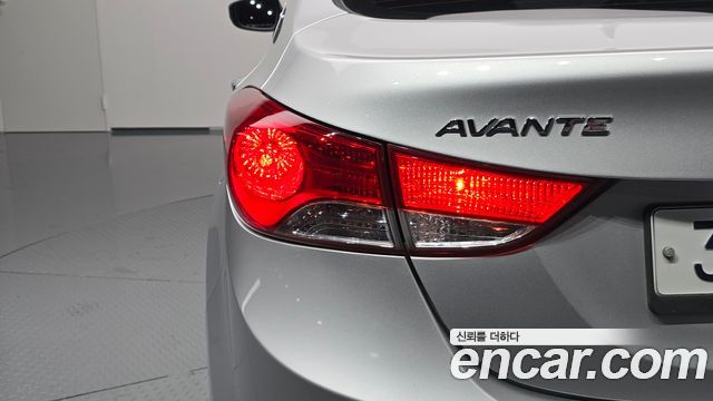 Hyundai AVANTE 2013 — photo 9