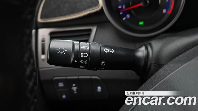 Hyundai AVANTE 2013 — photo 27