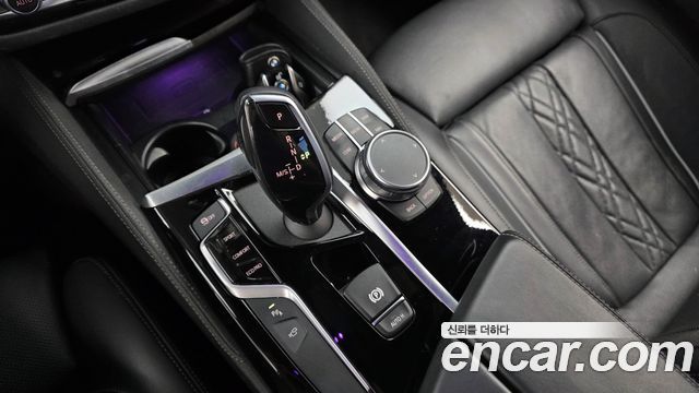 BMW 5-Series 2020 — photo 9