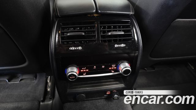 BMW 5-Series 2020 — photo 18