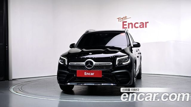 Mercedes-Benz GLB-Class 2023 — photo 3